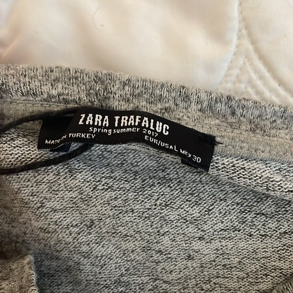 Soft Grey Zara knit top with flared Sleeves - Picture 3 of 3